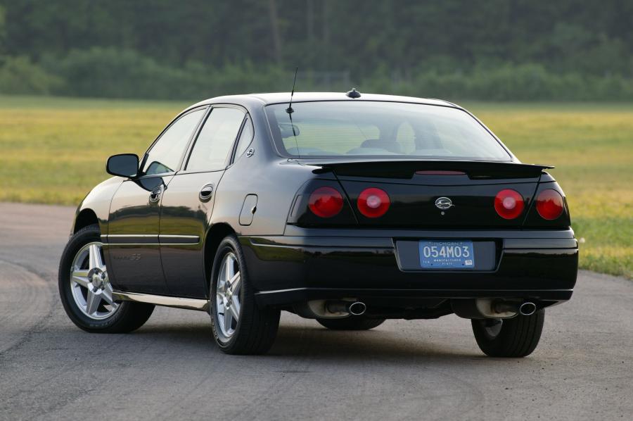  Chevrolet Impala SS 2000 года  (фото 6 из 12)
